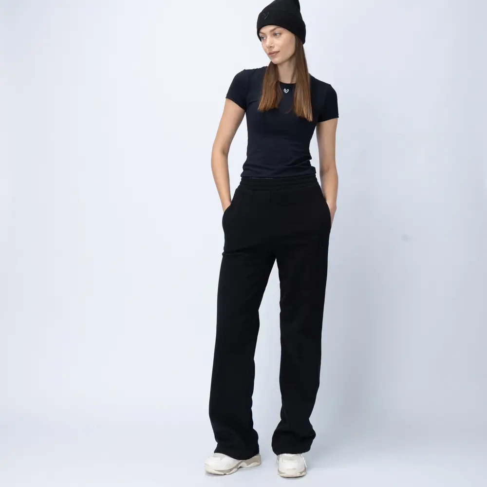 Women’s Black Fleece Straight Leg Sweatpant 1
